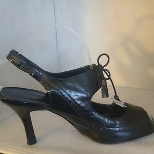 Moda Spana Peeptoe Oxford/Spectator Slingback Heel